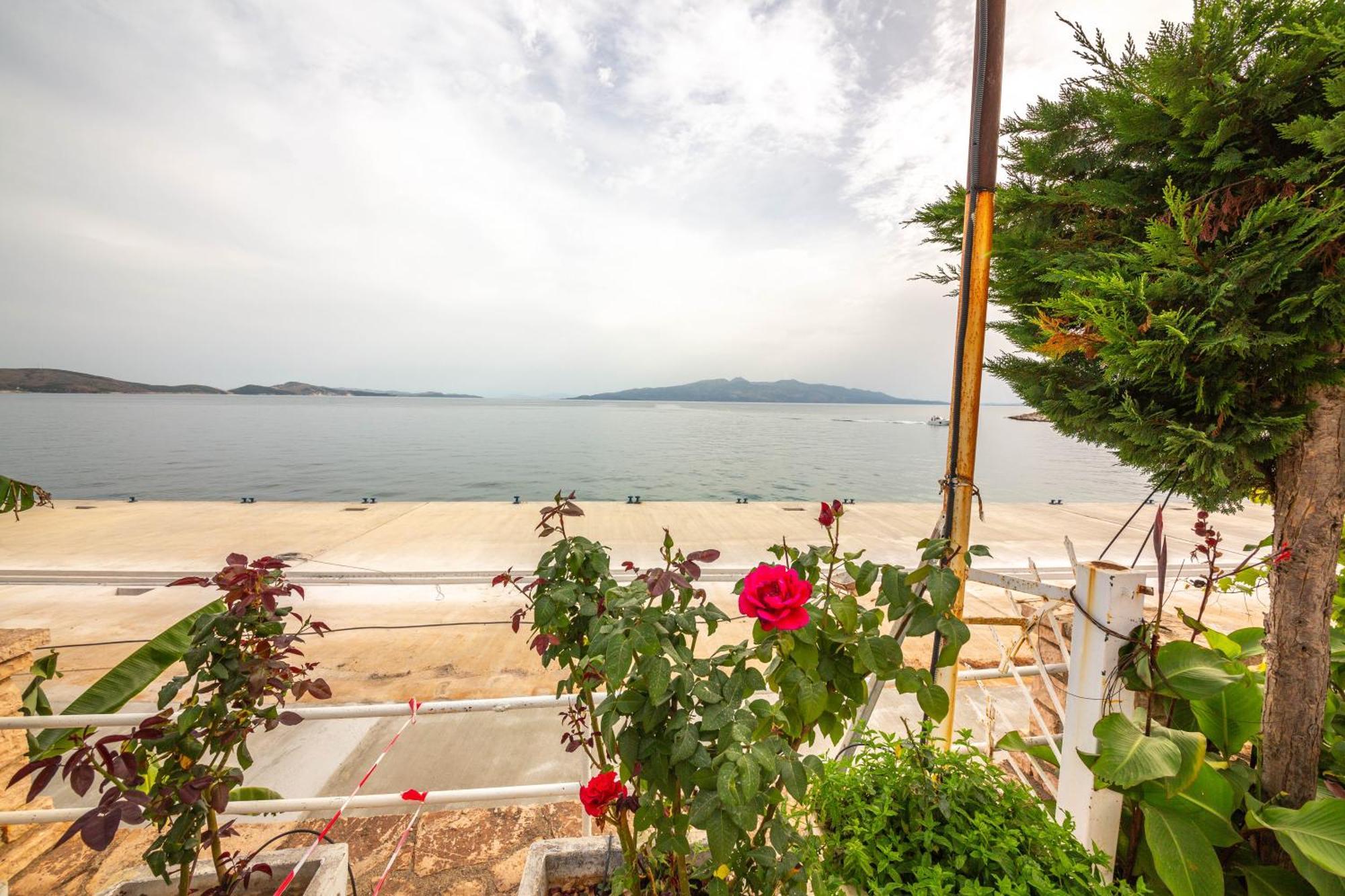 Apartments Cikuli Sarande Bagian luar foto